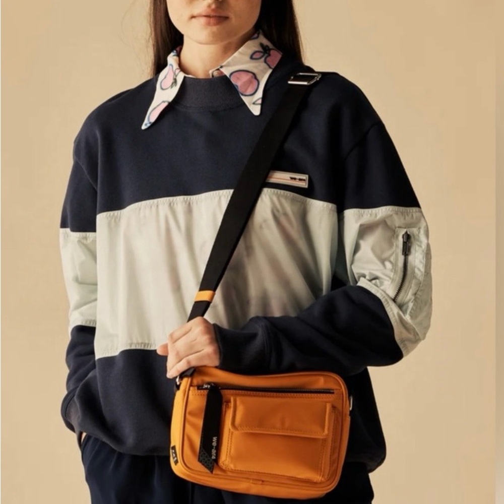 WE-AR4 Mixed Up Sweatshirt in Navy & Gray